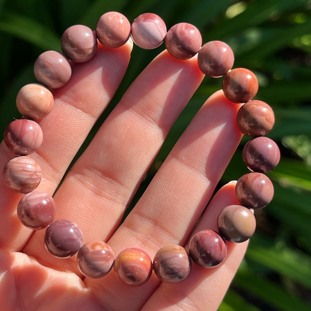 9.5mm stretchable purple red alashan agate bracelet 0284 - Picture 2 of 8